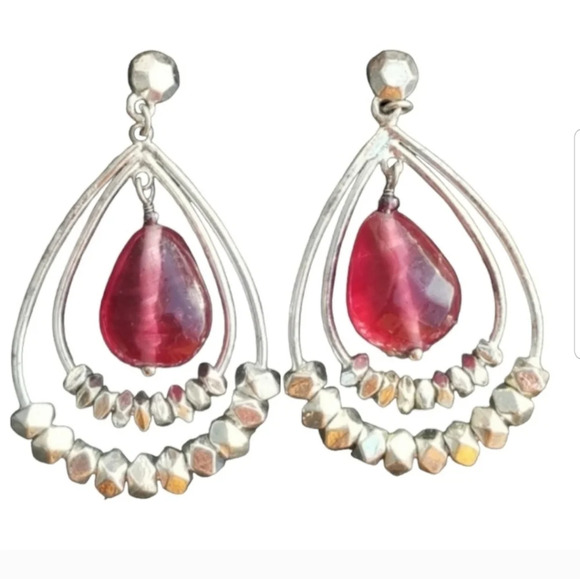 SILVERTONED & ROSE COLORED GLASS DROP STYLE EARRINGS - Picture 1 of 2